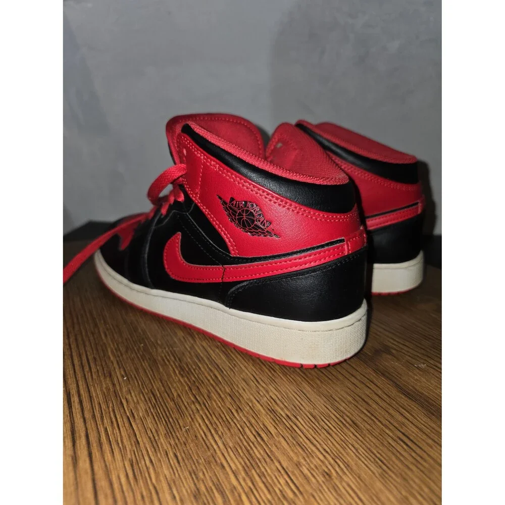 Nike Air Jordan 1 Mid GS 
